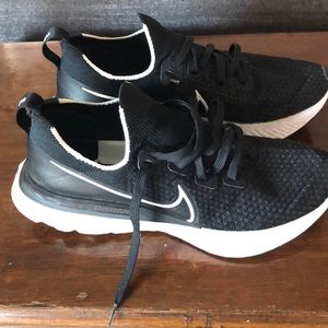 Nike Infinity React Flyknit Running Shoes